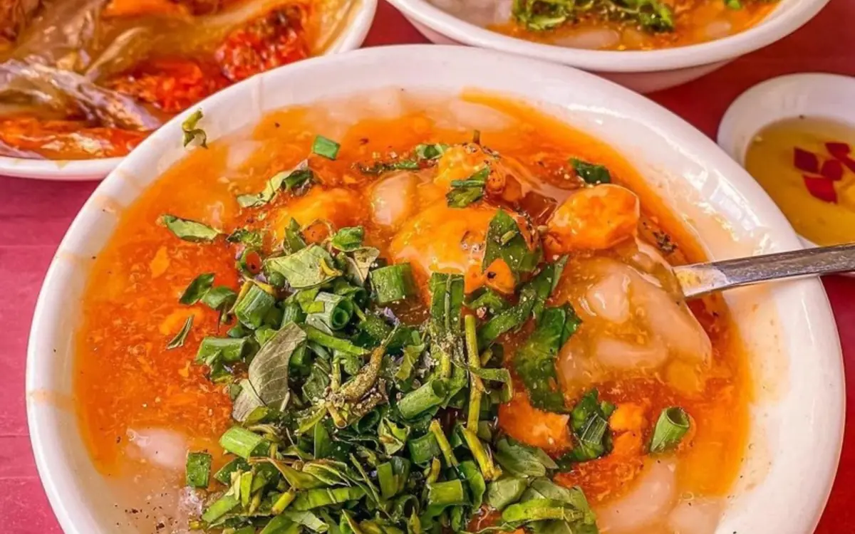 Thúy – Bánh Canh Nam Phổ